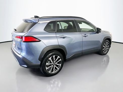 Certified 2025 Toyota Corolla Cross XLE FWD image 5