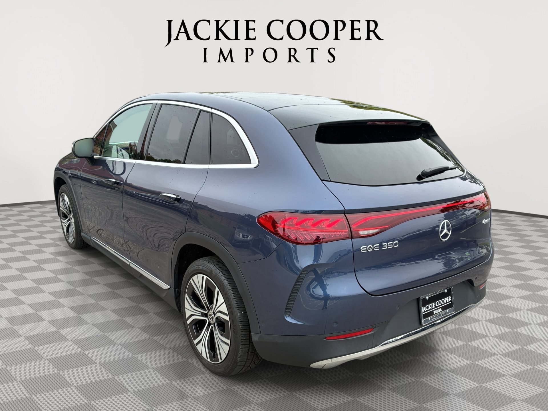 Used 2023 Mercedes-Benz EQE 350+ 4MATIC SUV w/ Exclusive Trim Package image 7