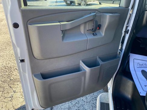 Used 2019 GMC Savana 2500 w/ Driver Convenience Package RWD image 13