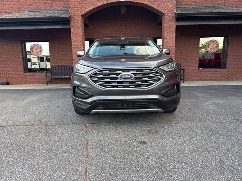 Used 2020 Ford Edge SE image 9
