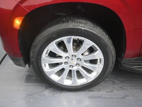 Used 2021 Chevrolet Tahoe Premier w/ Premium Package RWD image 9