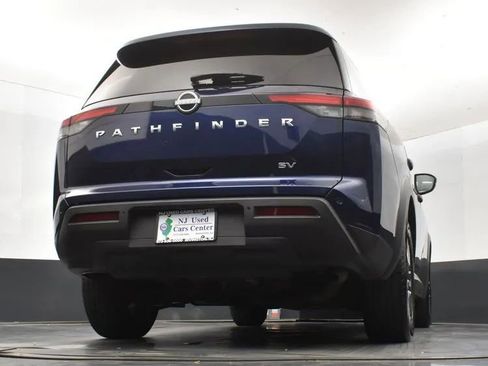 Used 2024 Nissan Pathfinder SV image 13