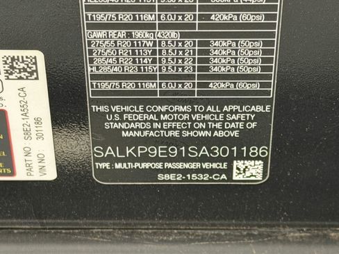Used 2025 Land Rover Range Rover SE AWD/4WD image 19