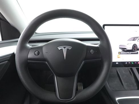 Used 2024 Tesla Model Y Performance image 22