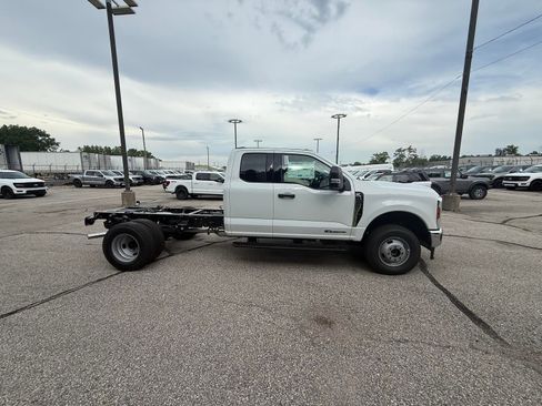 New 2025 Ford F350 XLT w/ XLT Value Package image 5