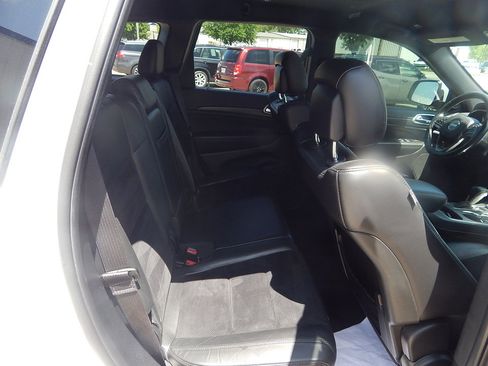 Used 2018 Jeep Grand Cherokee Altitude image 17