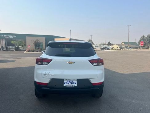Used 2024 Chevrolet TrailBlazer LS w/ LS Convenience Package AWD/4WD image 11