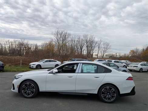 New 2026 BMW 530i xDrive 530i xDrive w/ M Sport Package image 6