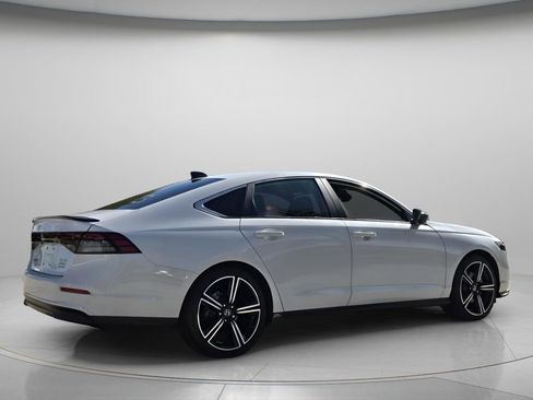 Used 2023 Honda Accord Sport image 6