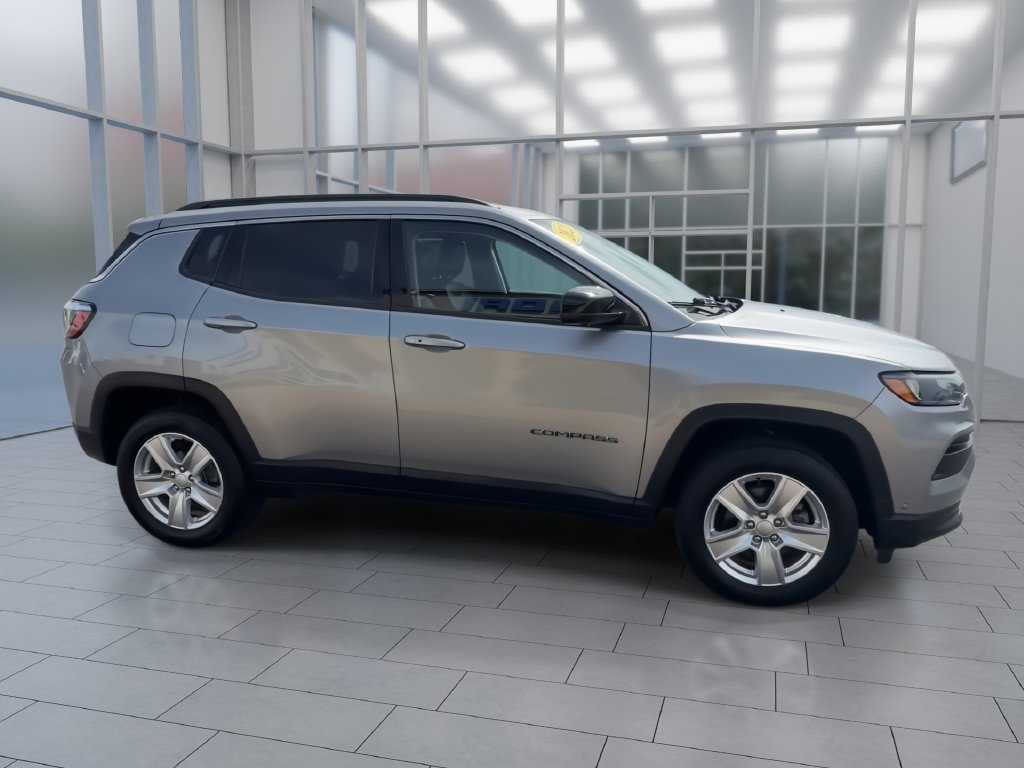 Used 2022 Jeep Compass Latitude w/ Convenience Group AWD/4WD image 9