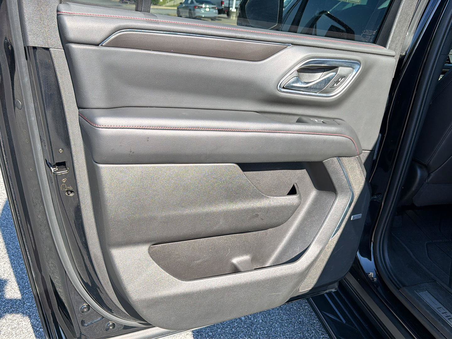 Used 2021 Chevrolet Suburban RST w/ Luxury Package RWD image 19