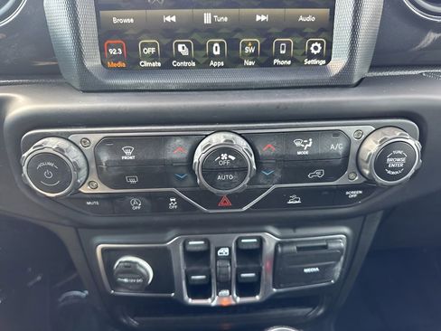 Used 2021 Jeep Wrangler Unlimited Sport image 17