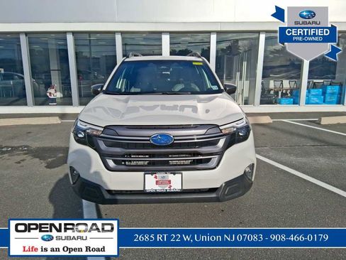 Used 2025 Subaru Forester Premium image 2