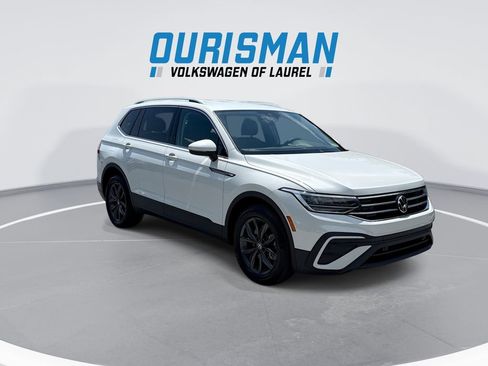 Used 2023 Volkswagen Tiguan SE FWD image 2