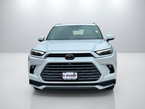 Used 2024 Toyota Grand Highlander AWD Hybrid image 2