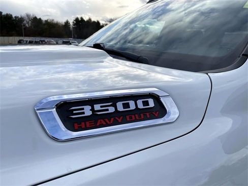 Used 2022 RAM 3500 Limited w/ Towing Technology Group image 11