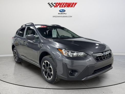 Used 2023 Subaru Crosstrek 2.0i image 2