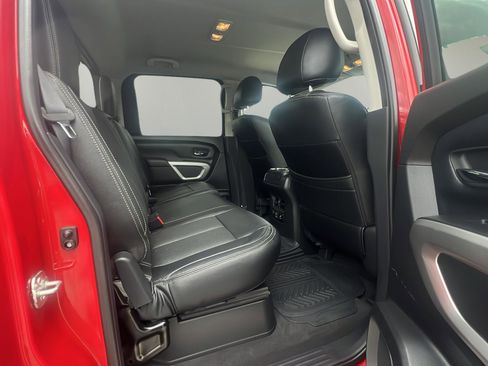 Used 2021 Nissan Titan SV w/ SV Convenience Package image 14