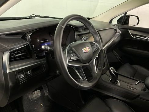 Used 2017 Cadillac XT5 Luxury w/ Driver Awareness Package image 17