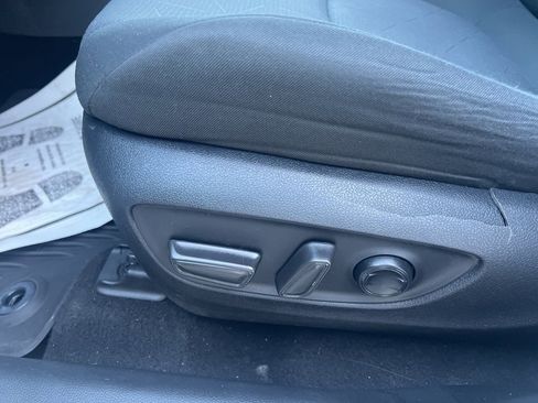 Used 2021 Toyota RAV4 XLE image 19