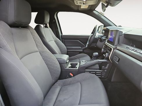 Used 2024 Toyota Tacoma TRD Sport image 15