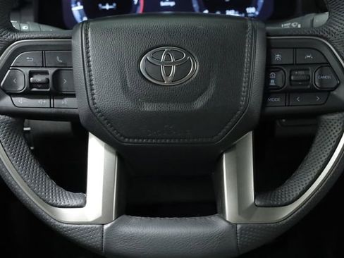 Used 2025 Toyota Tacoma TRD Off-Road AWD/4WD image 14
