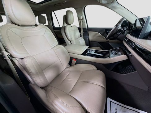 Used 2020 Lincoln Aviator Reserve w/ Equipment Group 201A image 32