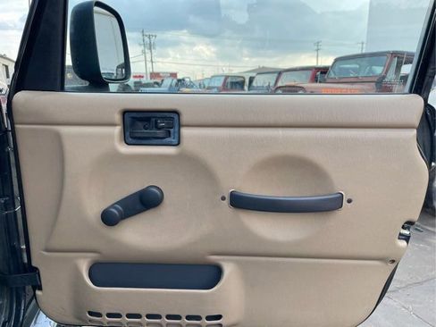 Used 1999 Jeep Wrangler Sahara image 18