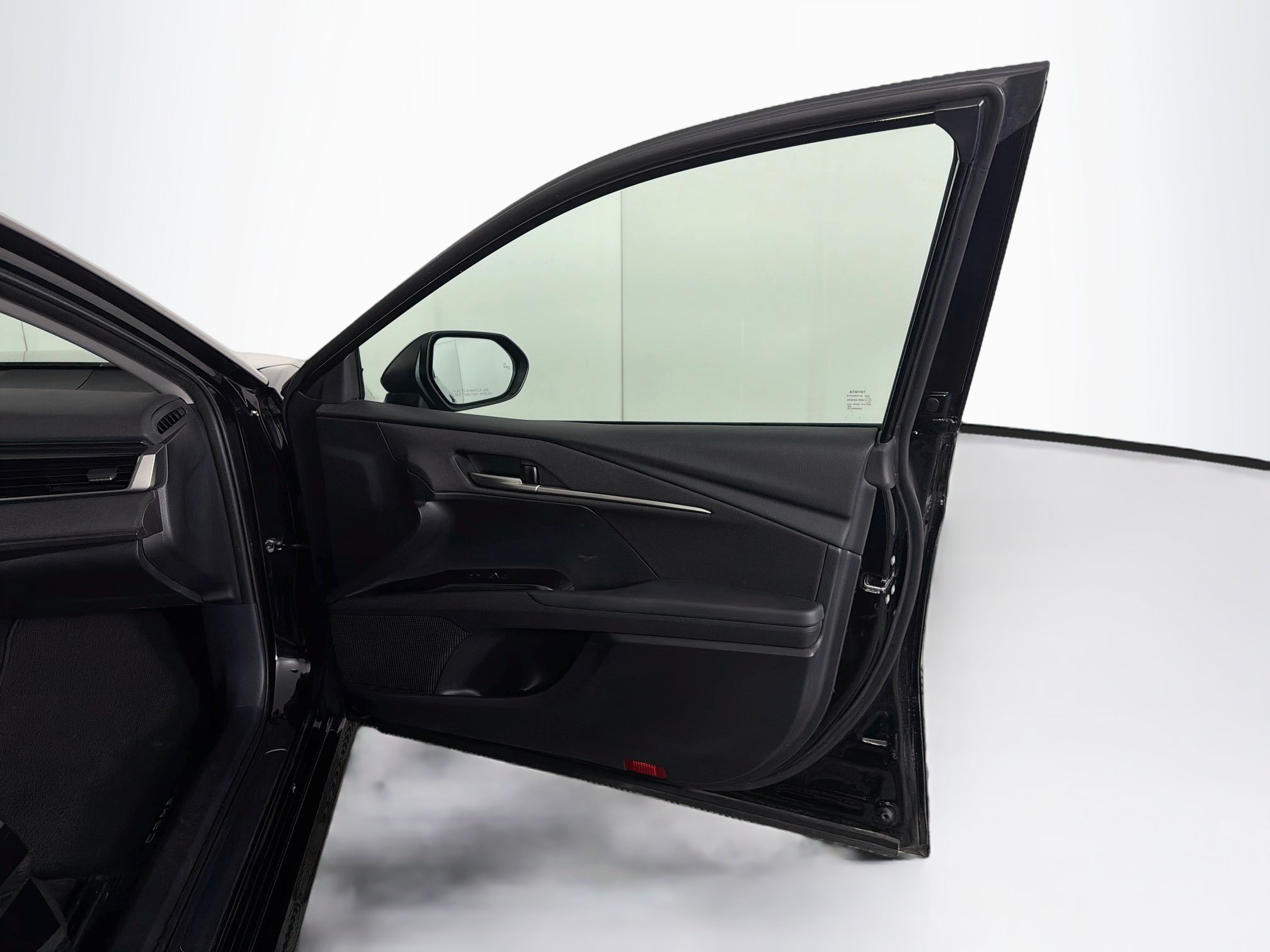 Used 2025 Toyota Camry LE FWD image 31