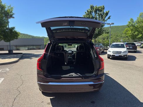 Certified 2025 Volvo XC90 T8 Ultra w/ Lounge Package AWD/4WD image 17
