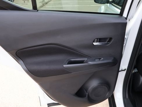 Used 2023 Nissan Kicks SV FWD image 12