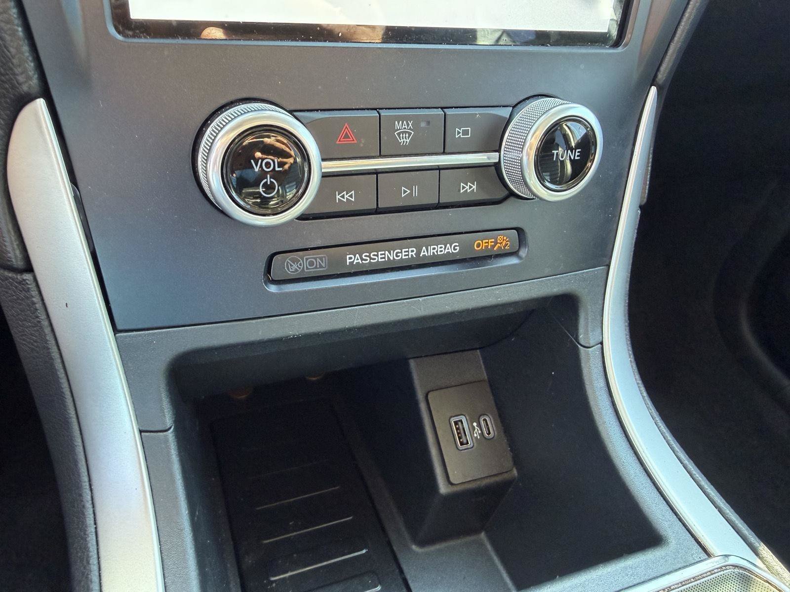 Used 2022 Ford Edge SEL w/ Convenience Package AWD/4WD image 14