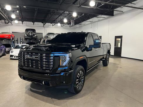 Used 2025 GMC Sierra 2500 Denali Ultimate w/ Max Trailering Package image 7