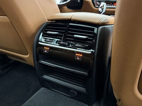 Used 2018 BMW M550i xDrive M550i xDrive image 40