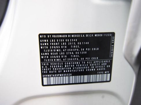 Used 2023 Volkswagen Tiguan SE image 28