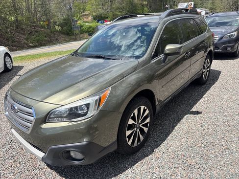Used 2017 Subaru Outback 2.5i Limited image 2