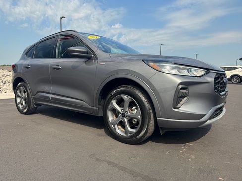 Used 2024 Ford Escape ST-Line w/ Tech Pack #1 AWD/4WD image 3