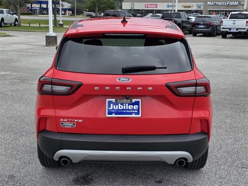 Used 2024 Ford Escape Active image 7
