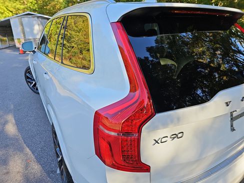 Used 2021 Volvo XC90 T6 Momentum image 36