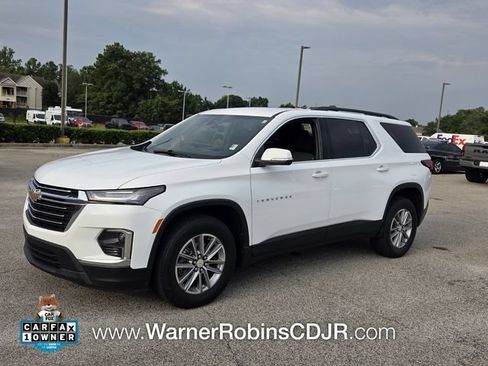 Used 2023 Chevrolet Traverse LT FWD image 3