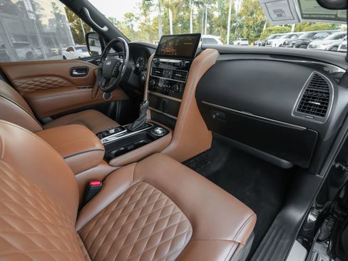Used 2024 INFINITI QX80 Sensory image 39
