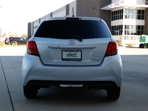 Used 2016 Toyota Yaris L image 12