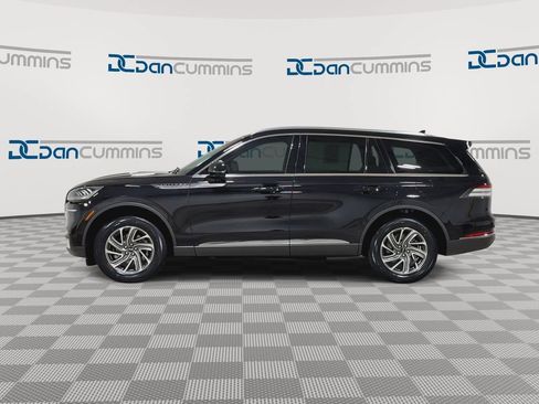Used 2023 Lincoln Aviator AWD image 5