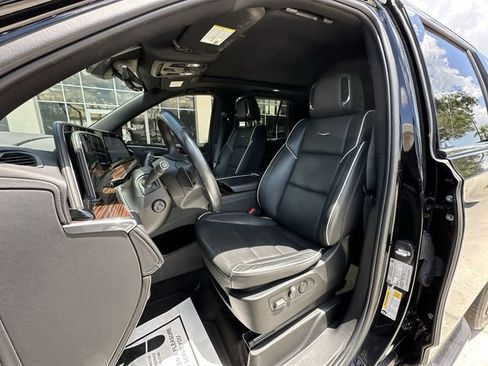 Used 2022 Cadillac Escalade Premium Luxury RWD image 19