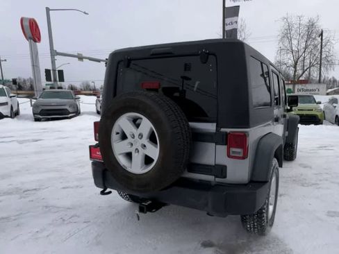 Used 2018 Jeep Wrangler Unlimited Sport S AWD/4WD image 8