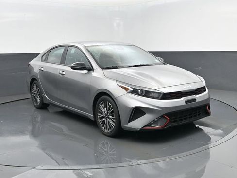 Used 2023 Kia Forte GT-Line FWD image 3