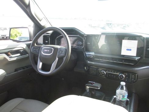 Used 2024 GMC Sierra 1500 SLT w/ SLT Premium Plus Package AWD/4WD image 28