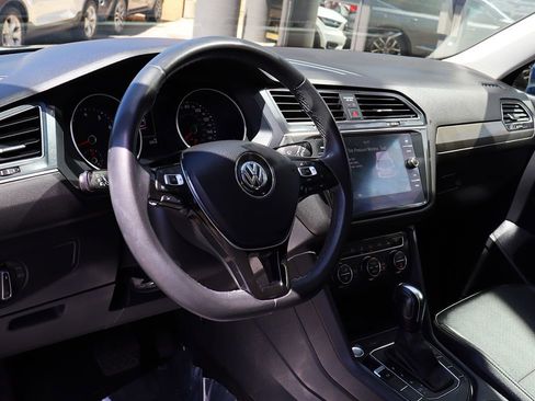 Used 2020 Volkswagen Tiguan SE w/ Panoramic Sunroof Package FWD image 37