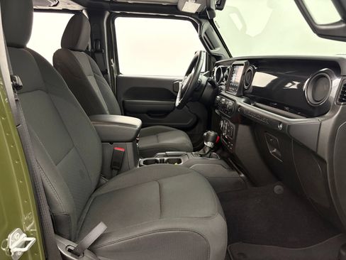Used 2022 Jeep Wrangler Unlimited Sport AWD/4WD image 36