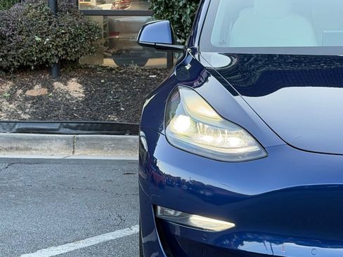 Used 2022 Tesla Model 3 Long Range AWD/4WD image 4